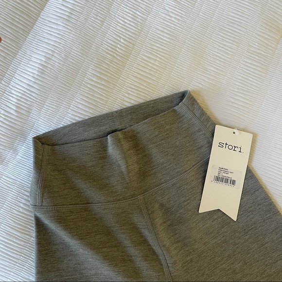 ALO Yoga Pants - Brand New - Stori Perseverance Tight Leggings in Gray/Ash🤍✨